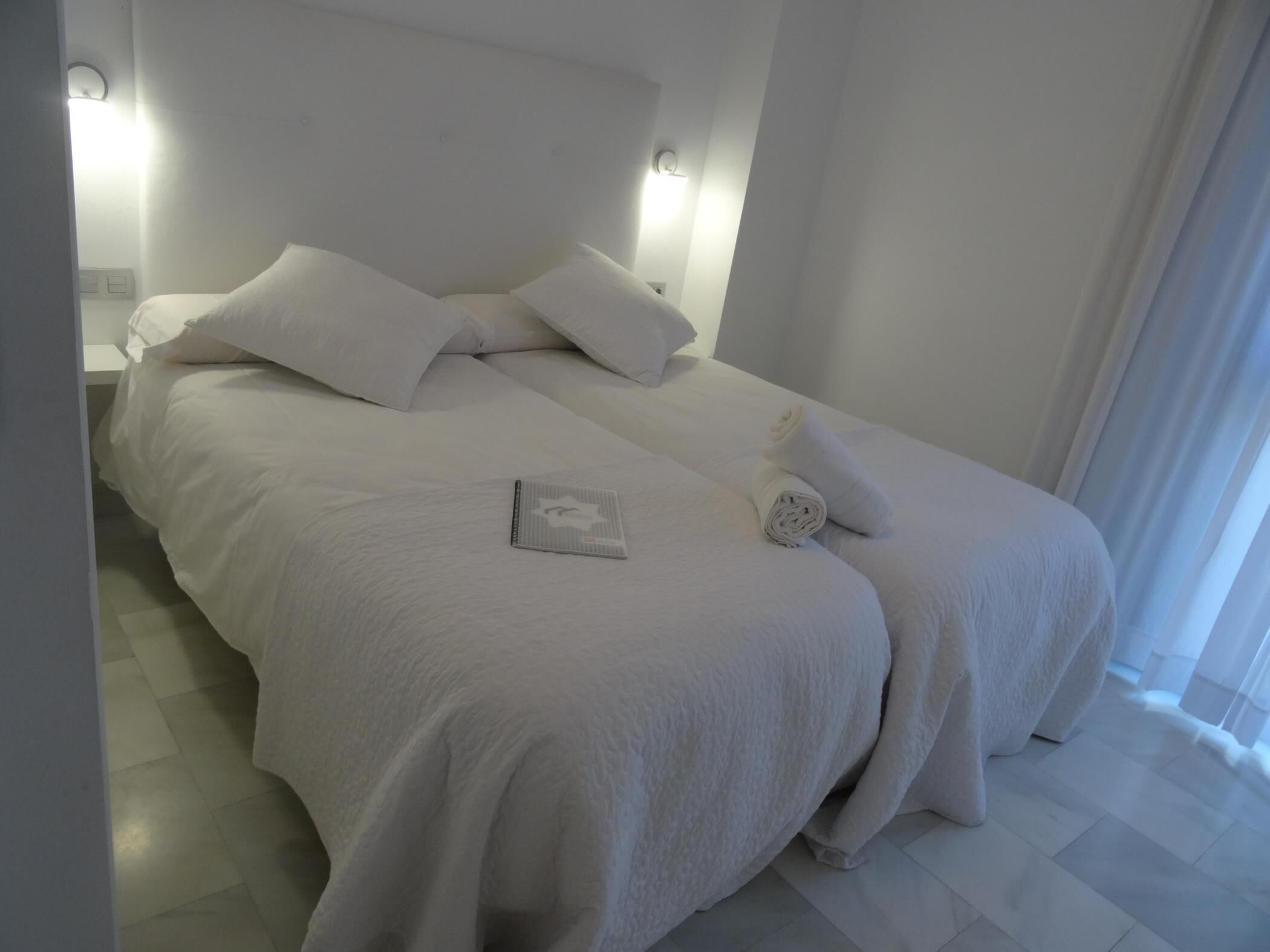 2 chambres, fer et planche à repasser, Internet, draps fournis