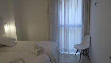 2 chambres, fer et planche Ă repasser, Internet, draps fournis