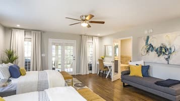3 bedrooms, desk, iron/ironing board, travel crib