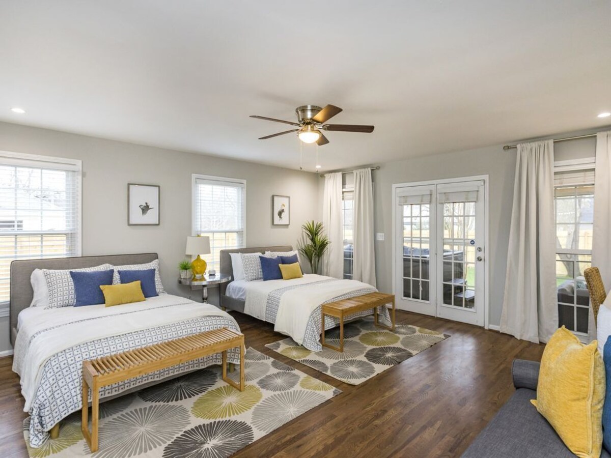 Backyard Oasis 4 Miles to Downtown! Hot Tub! Dog Friendly!