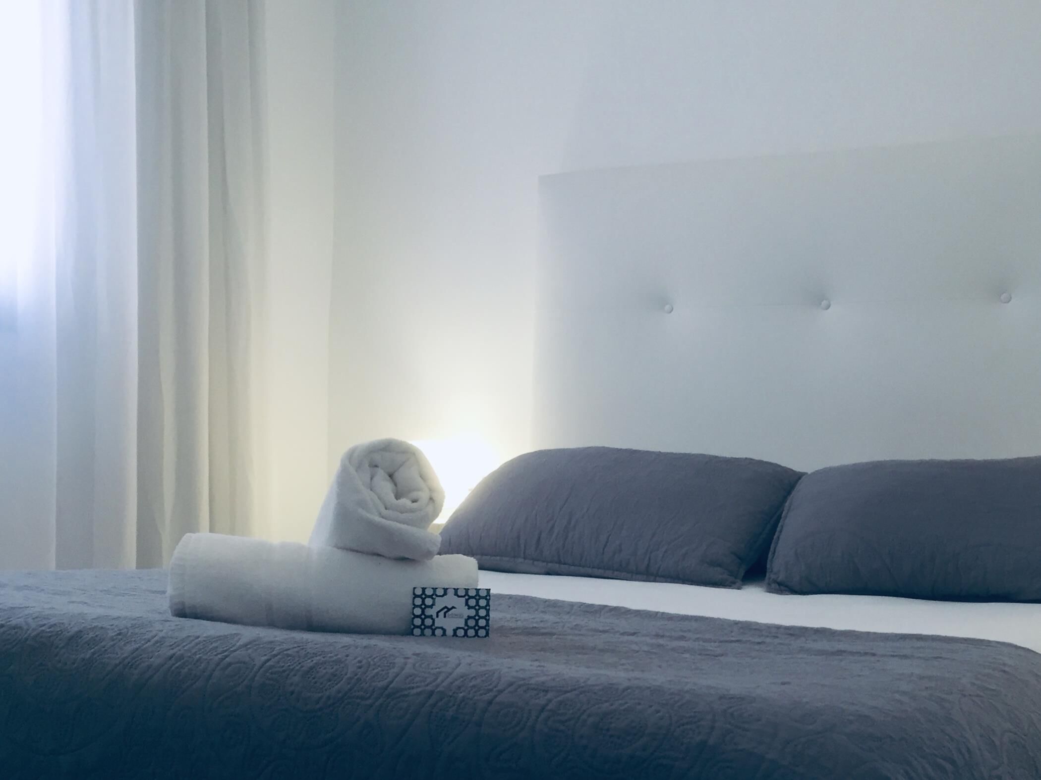 2 slaapkamers, een strijkplank/strijkijzer, internet, beddengoed