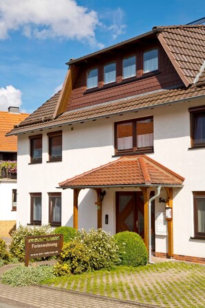 Unclassified image, 3 of 27, button