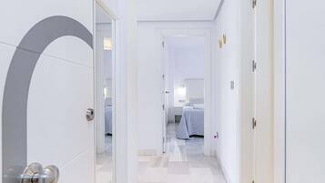 1 chambre, fer et planche Ă repasser, Internet, draps fournis