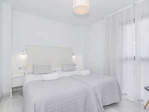 1 slaapkamer, een strijkplank/strijkijzer, snel internet, beddengoed