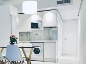 Interior - Spacious and modern Apartment with free parking in the heart of Granada 7 (Granada)