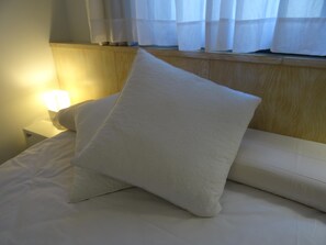 2 habitaciones, tabla de planchar con plancha, internet y ropa de cama