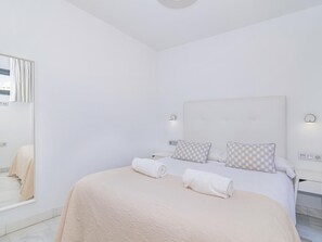 1 bedroom, iron/ironing board, Internet, bed sheets
