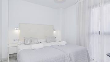 1 slaapkamer, een strijkplank/strijkijzer, internet, beddengoed