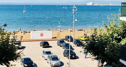 Apartment in Roses in first sea line