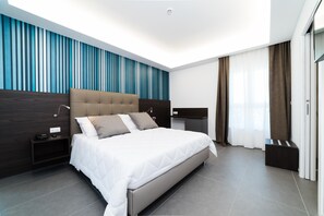Premium bedding, down comforters, minibar, in-room safe - Likò Resort (Nocera Inferiore)