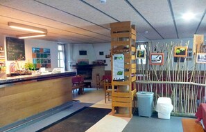 Daily continental breakfast for a fee - Lizarrusti Parketxea - Hostel (Ataun)