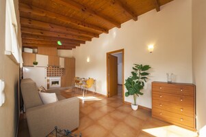 Apartment (1 Bedroom) | Wohnbereich