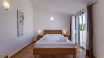 Apartment (1 Bedroom) | 1 bedroom, cots/infant beds, free WiFi