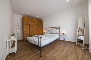 1 bedroom, cots/infant beds, free WiFi, bed sheets