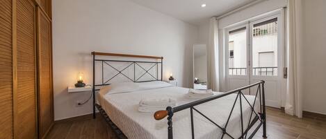 Apartment, 1 Bedroom | 1 bedroom, cots/infant beds, free WiFi, bed sheets