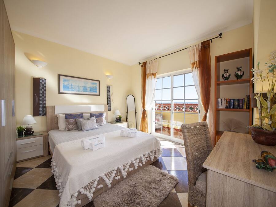 Apartment, 2 Bedrooms, Sea View | 2 bedrooms, cots/infant beds, free WiFi, bed sheets