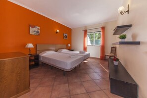 Villa, 3 Bedrooms | Cribs/infant beds, free WiFi, bed sheets - D07 - Torraltinha Villa in Lagos (Lagos)