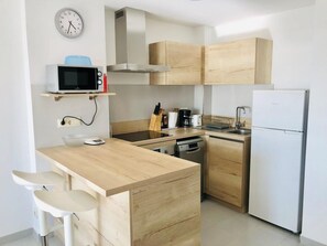 冷蔵庫、電子レンジ、オーブン、食器洗い機
