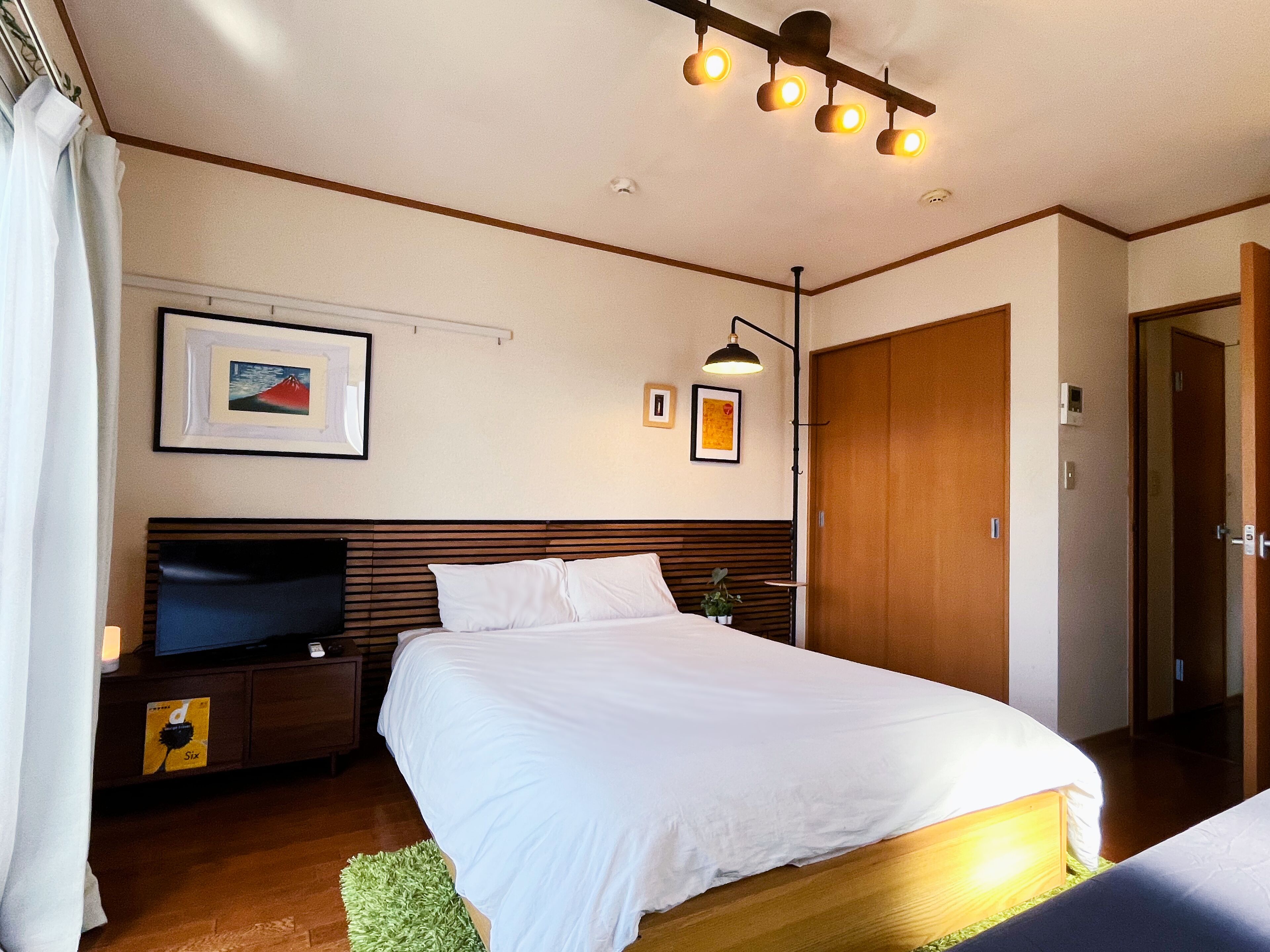 Comfort Studio (202) | 1 bedroom, desk, laptop workspace, blackout drapes