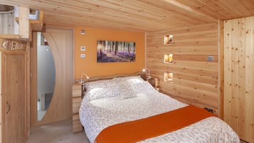 Individually decorated, individually furnished, laptop workspace