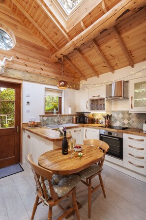 Baita Luxury, vista mare | Pasti in camera