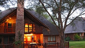 Front of property - evening/night - Cambalala Kruger Park Lodge (Mbombela)