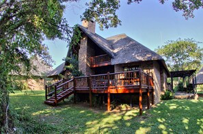 Front of property - Cambalala Kruger Park Lodge (Mbombela)