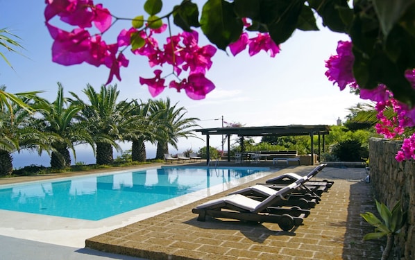 Sundeck