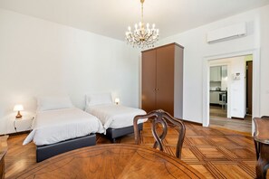 3 bedrooms, desk, iron/ironing board, WiFi