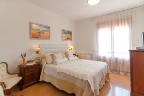 5 chambres, accès au Wi-Fi (inclus)
