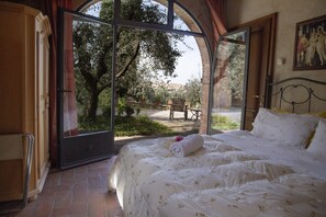 1 bedroom, in-room safe, iron/ironing board, WiFi - GRANAIO-Poggio delle Robinie-Ceppeto 136 -M.S.Savino (Monte San Savino)
