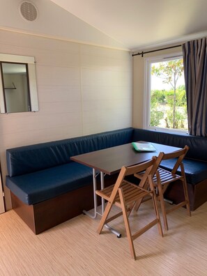 Classic Mobile Home | Living area