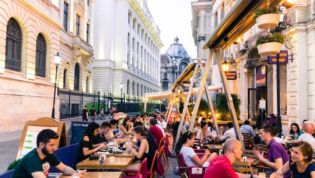 Royal Apartment | Street view - Agricola Fonciera Palace Victoria (Bucharest)