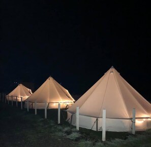 Façade de l’hébergement  – soirée/nuit