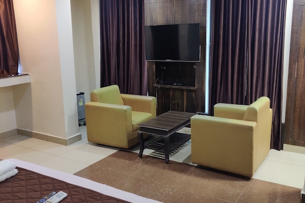 Deluxe Room | Free WiFi, bed sheets