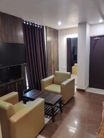 Deluxe Room | Free WiFi, bed sheets