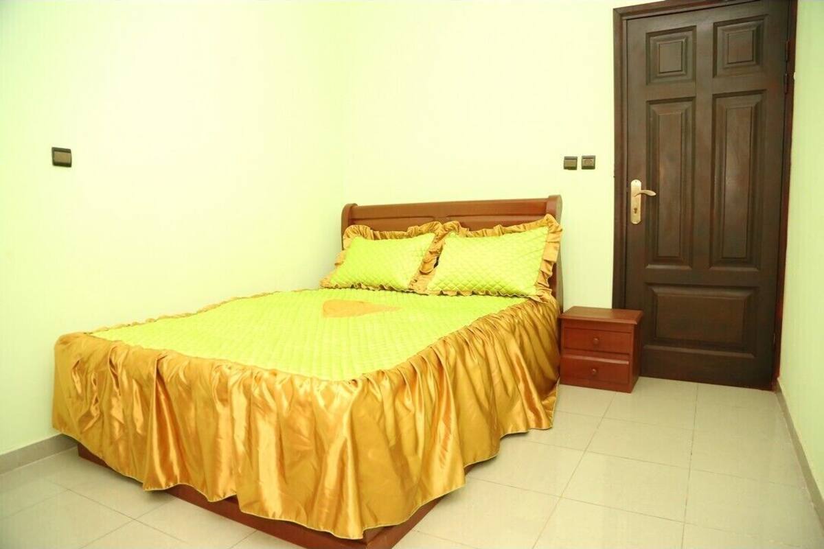 Comfort Apartment | 3 bedrooms, blackout drapes, iron/ironing board