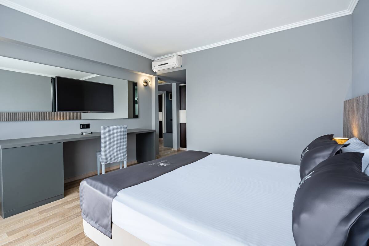 Senior Quadruple Room