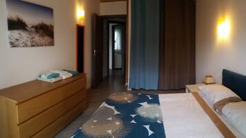 2 chambres, fer et planche Ă  repasser, Wi-Fi gratuit, draps fournis