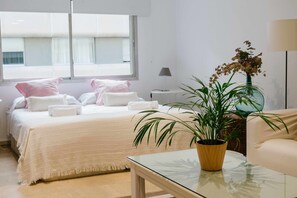 2 bedrooms, iron/ironing board, free WiFi, bed sheets