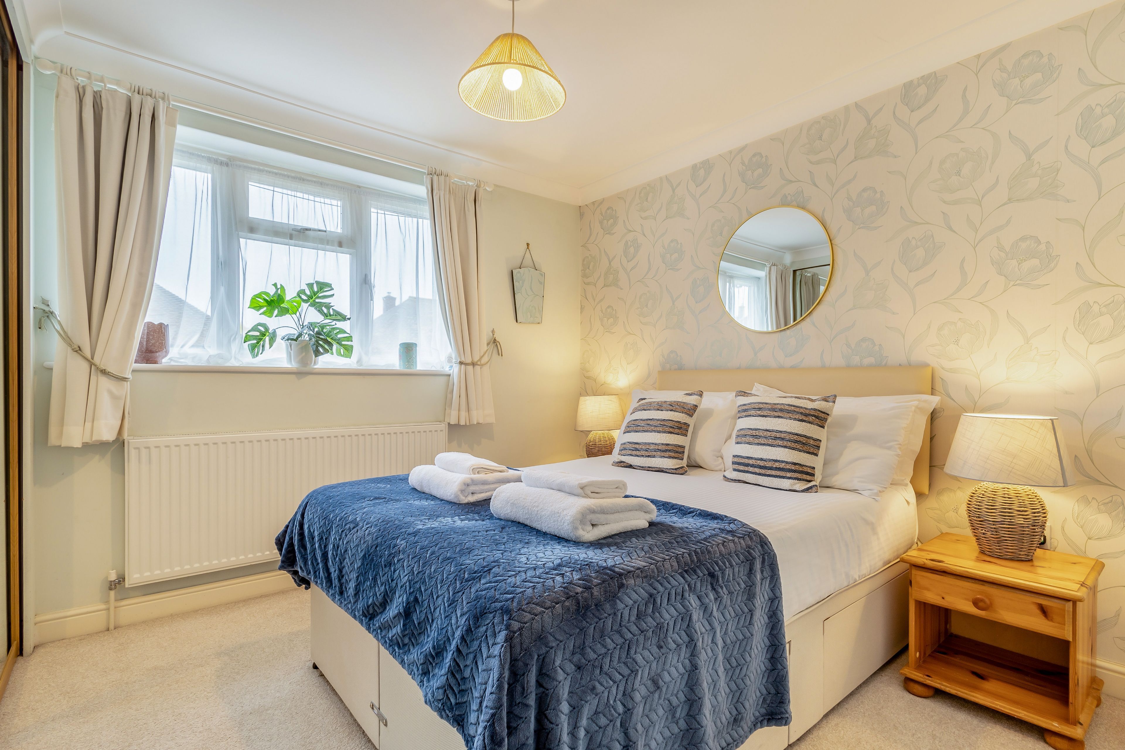 3 chambres, fer et planche à repasser, Wi-Fi, draps fournis