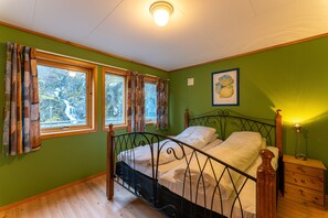 Vestly | 2 bedrooms, individually decorated, individually furnished, free WiFi - Åkrafjordtunet Fjordkultursenter (Etne)