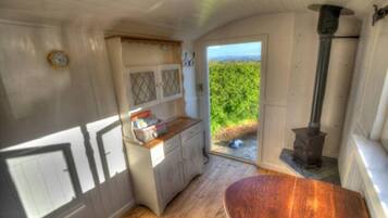 Cabin phong cách lãng mạn | 1 phòng ngủ, bộ trải giường