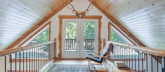 Bear Hideaway | Wi-fi, Hot tub, Wood Stove, BBQ