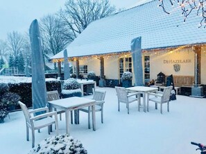 Frokost, lunsj og middag serveres, middelhavsretter 