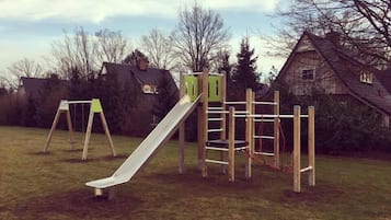 子供用の遊び場 - 屋外