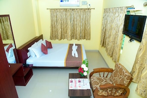 Deluxe Double Room | Living area - Grand Plaza (Dharwad)