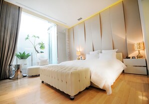 Superior Room | Minibar, individually decorated, desk, blackout drapes - Royal Group Motel Ming Zu Branch (Kaohsiung)