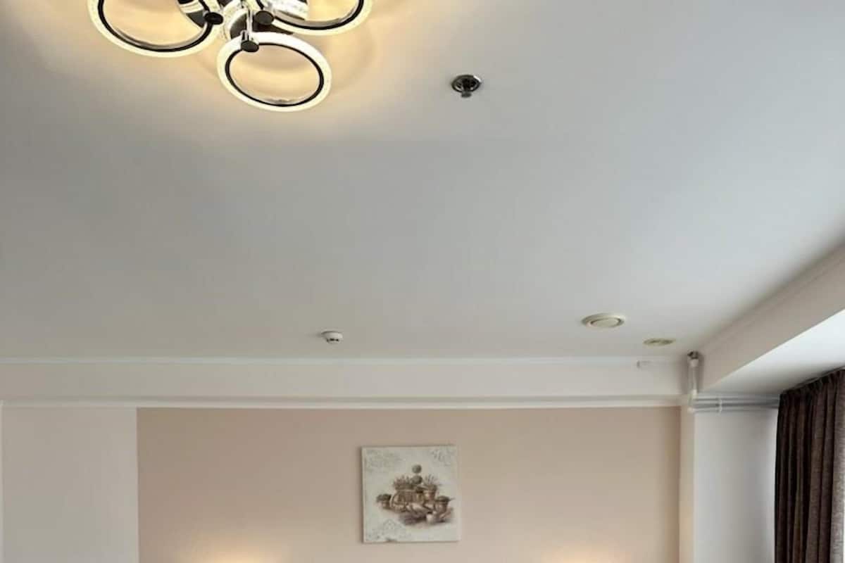 1 bedroom, in-room safe, desk, soundproofing