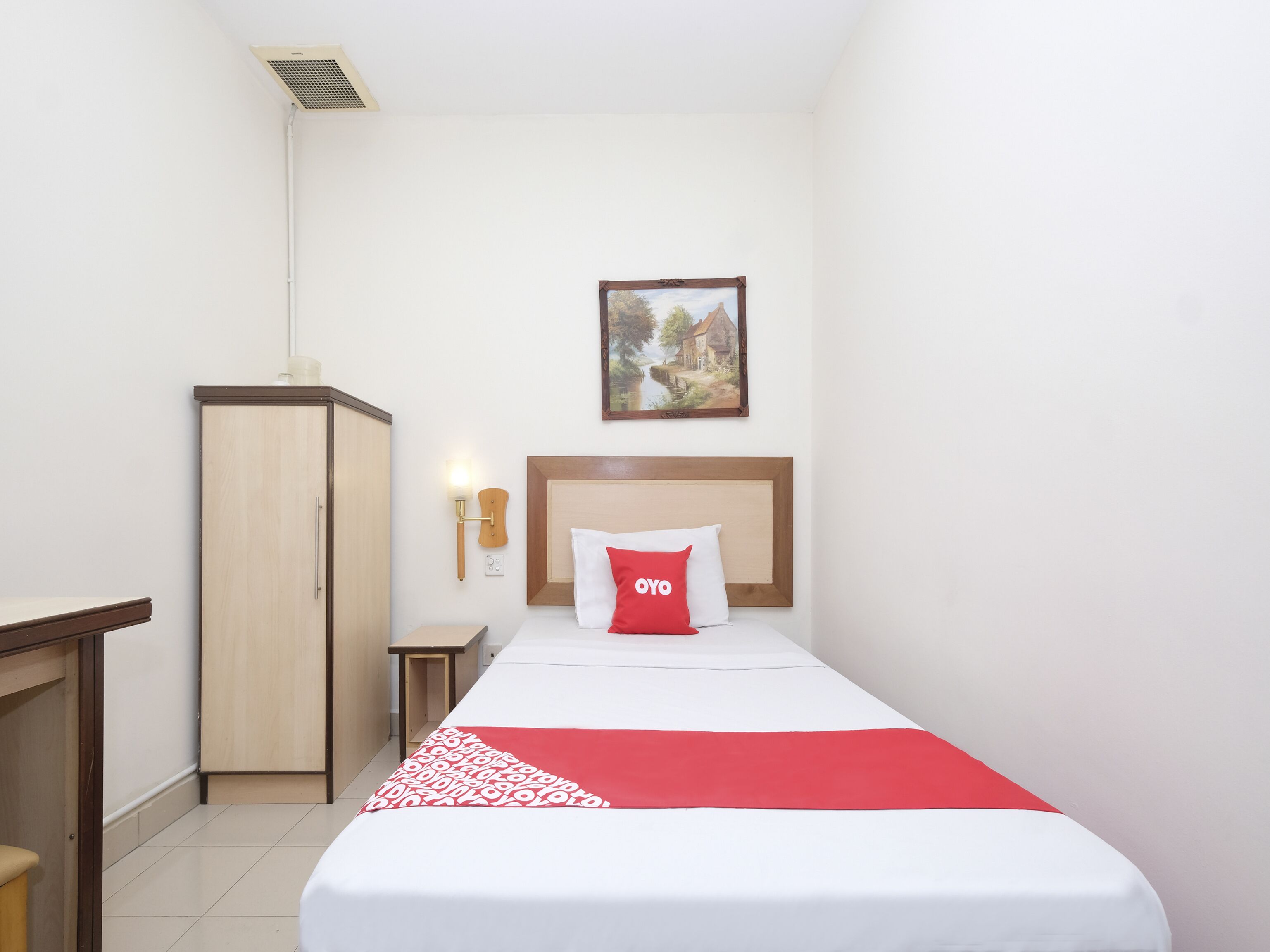deluxe single room | 1 bedroom, free wifi, bed sheets